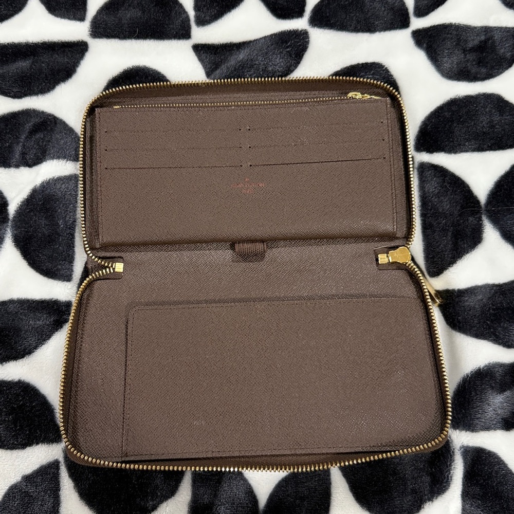 Louis Vuitton Damier Ebene Organizer Zippy Wallet - Picture 7 of 16